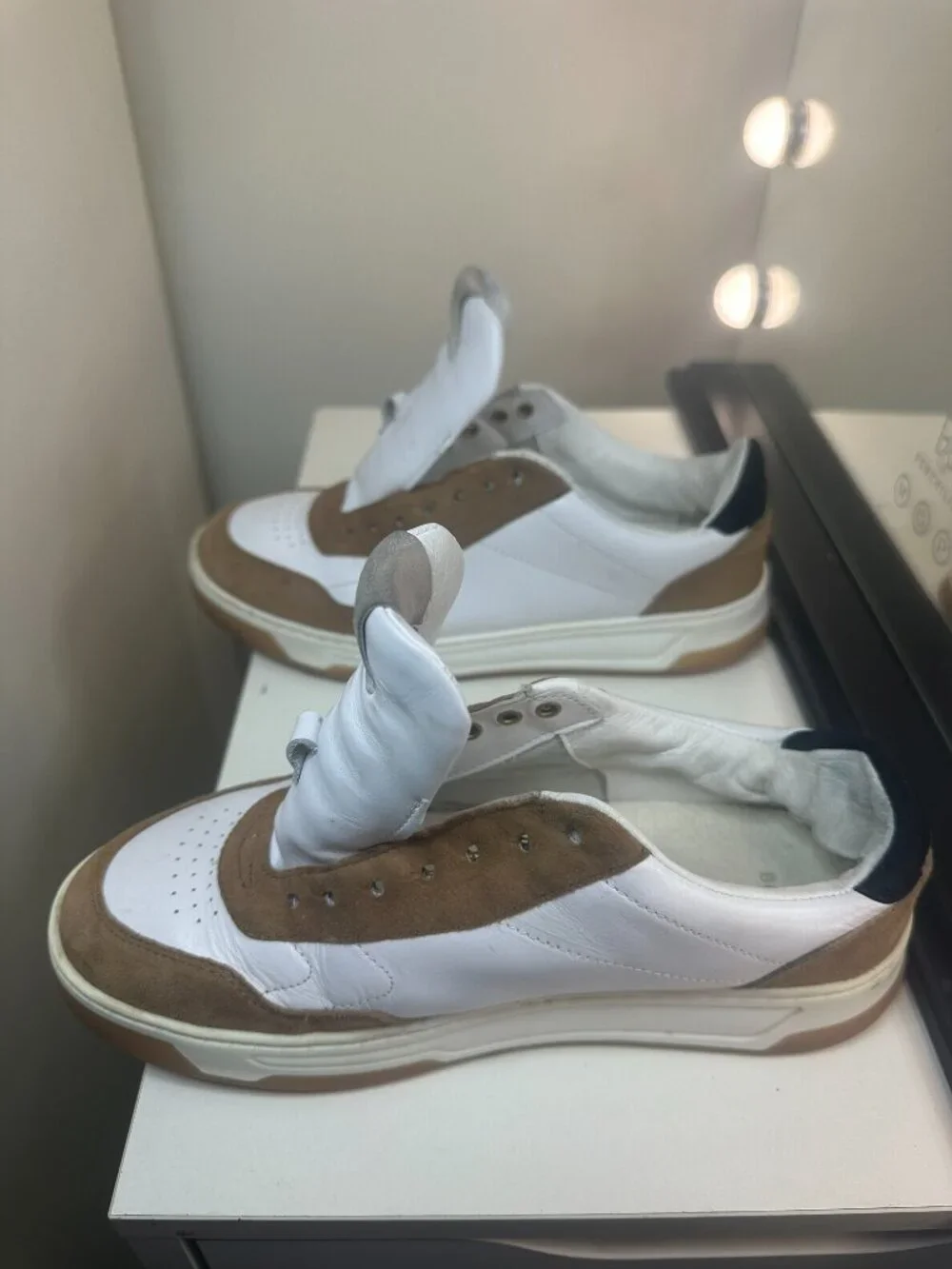 BOSS Hugo Boss White & Cognac Suede Panelled Low-Top Sneakers, EU 38 / US 7.5–8
